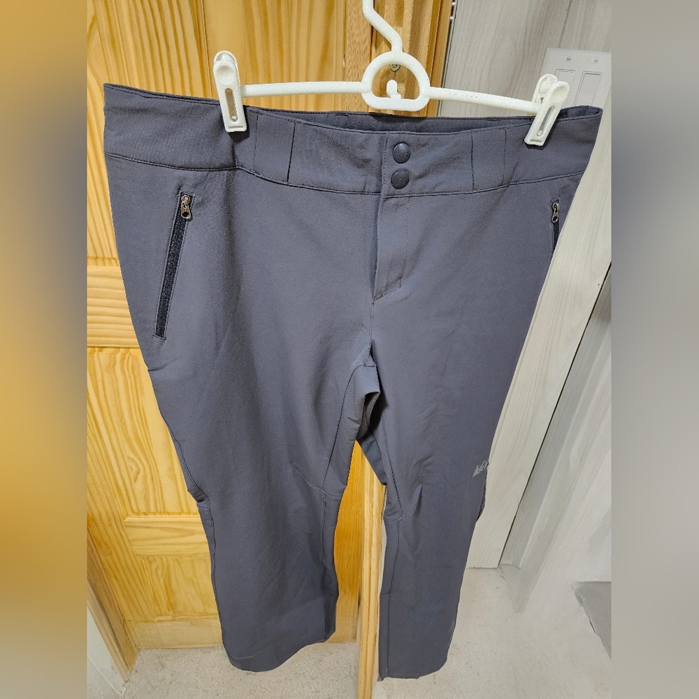 REI Womens Activator soft shell pants - Picture 4 of 6